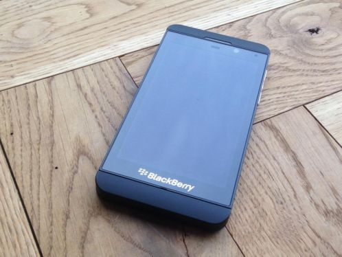 Blackberry Z10  4G  Nieuwstaat  5m Garantie  Hoes 140,-