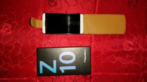 Blackberry Z10 inclusief hoesje te koop.