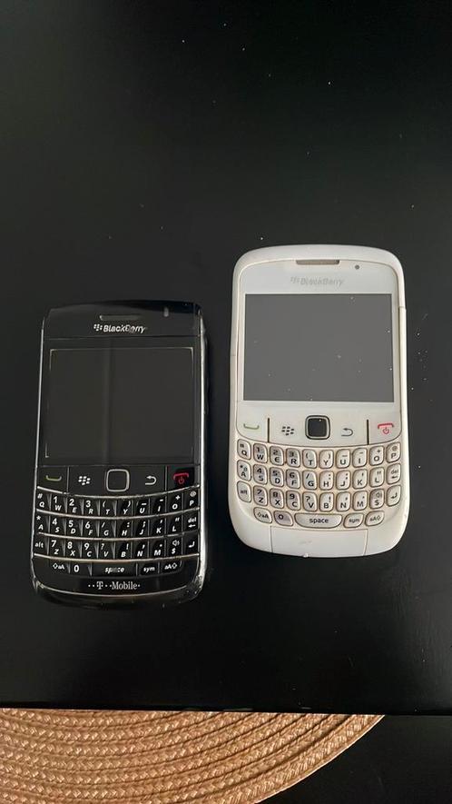 Blackberry zwarte Bolt en een witte curve