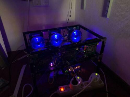 Blackminer mining rig (zes FPGA039s in n frame)