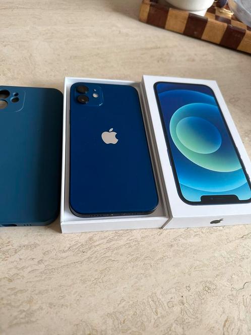 Blauwe iPhone 12 128 GB met garantie tot 21124 incl. hoes