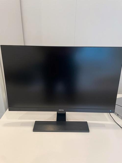 Blue light monitor