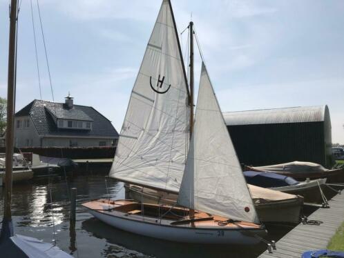 Bm(16m2)s met polyester romp en houten dek te koop.