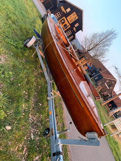 BMer zeilboot met trailer