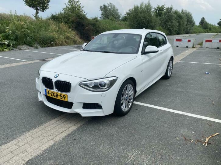 BMW 1-Serie 114i 220pk M Sport pakket (F21) 2015 Wit