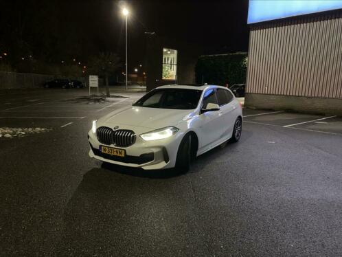 BMW 1-Serie 118i High ExecutiveM-SportHead-upPanovirtual