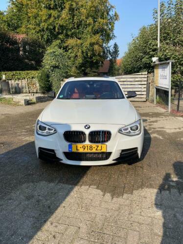 BMW 1-Serie 118I M-performance pakket FULL OPTION