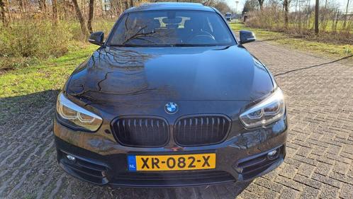 BMW 1-Serie 118i Sportline 136pk Aut 2019 Zwart, panoramadak