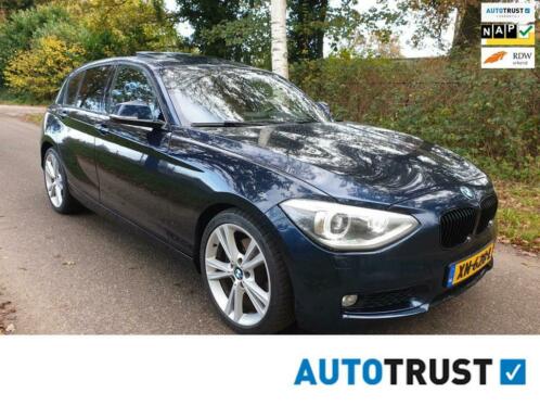 BMW 1-serie 125i Business  URBAN  LEDER  NAVI  SCHUIFDA