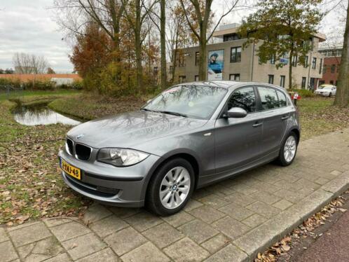 BMW 1-serie 1ER REIHE NETTE AUTO RIJD SCHAKELT GOED