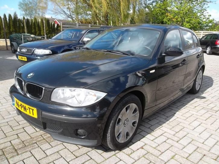 BMW 1-Serie 2.0 118D 2004 Zwart PARKEERSCHADE