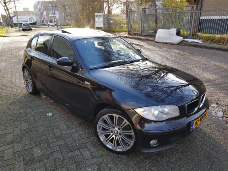 BMW 1-Serie 2.0 118I 2006 Zwart