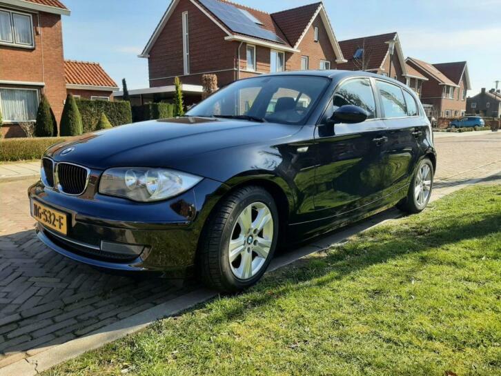 BMW 1-Serie (e87) 2.0 118I 5DR AUTOMAAT 2007 Zwart schuifdak