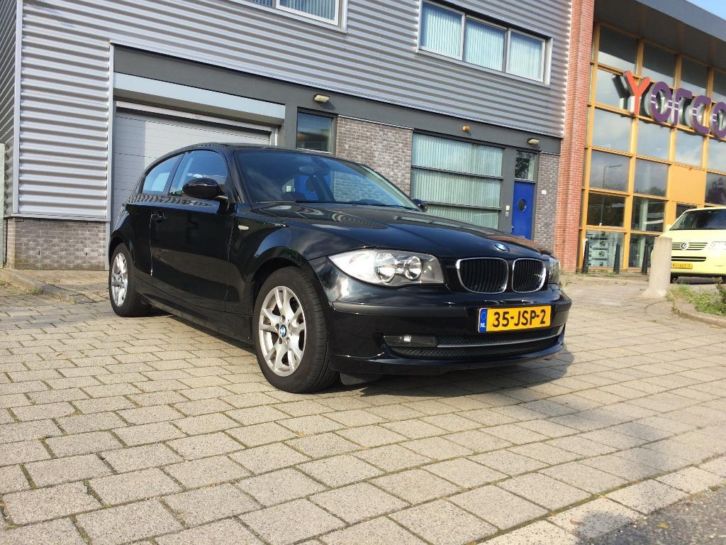 BMW 1-Serie Excecutive 116I 3DR 2009 Zwart, APK tot 08-2015