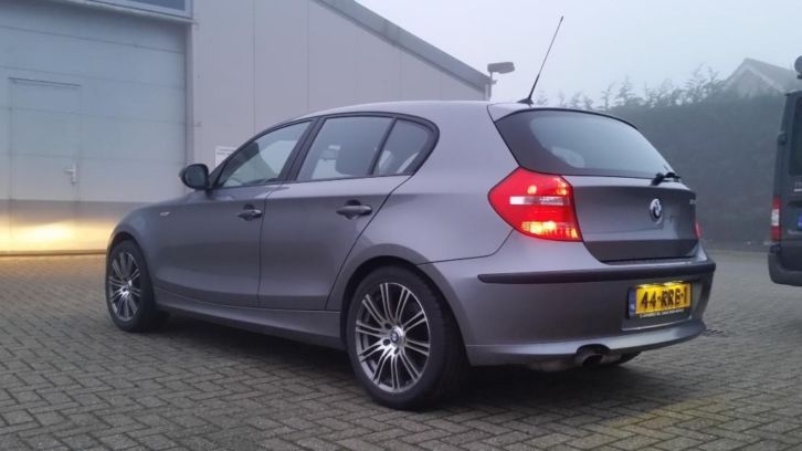BMW 1-Serie Grijs Executive HANDBAKAIRCOLM VELGEN