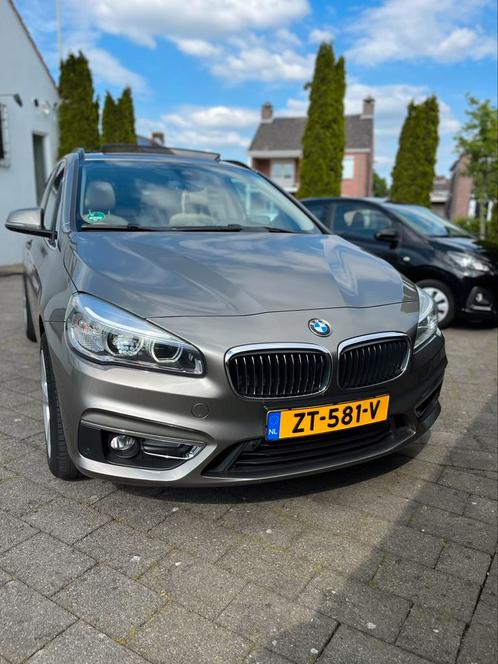 BMW 2-Serie Active Toure 220d 200 PK Aut 2015 Grijs Luxury
