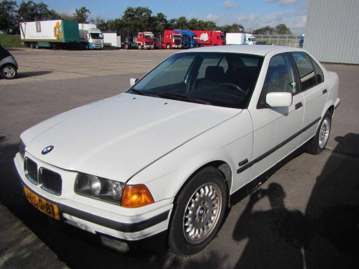 BMW 3-Serie 1.6 I 316 E2 1995 Wit