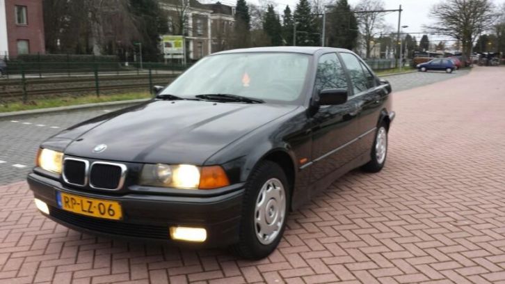 BMW 3-Serie 1.8 I 318 1997 Zwart