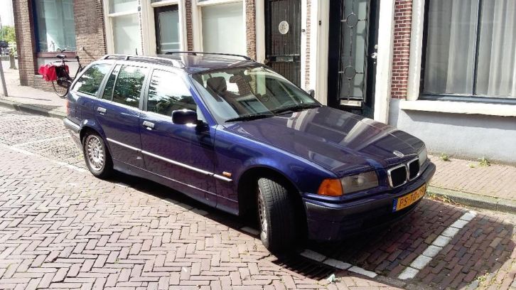 BMW 3-Serie 1.8 I 318 Touring 1996 Blauw