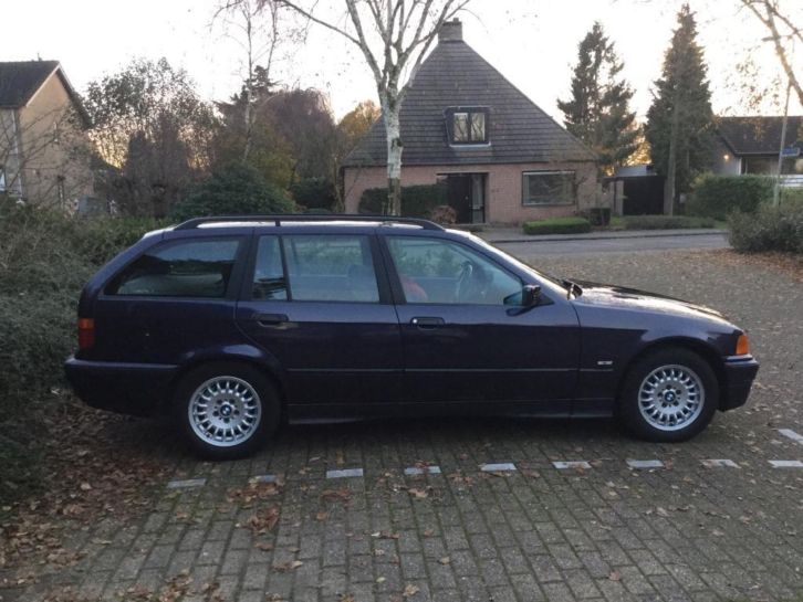 BMW 3-Serie 1.8 I 318 Touring 1998 Blauw