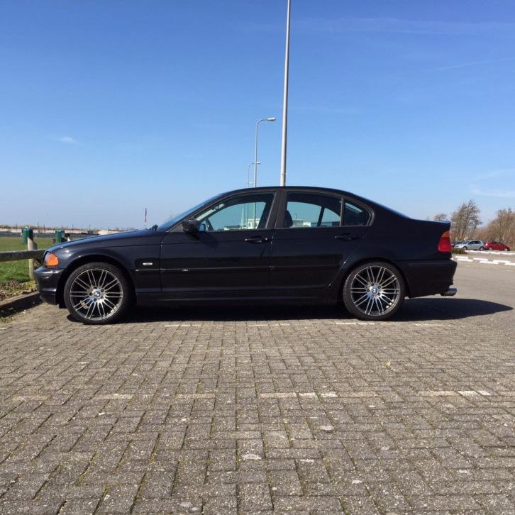 BMW 3-Serie 1.9 I 316 1999 Zwart