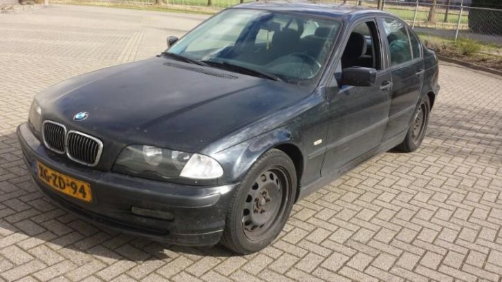 BMW 3-Serie 1.9 I 318 1998 Zwart