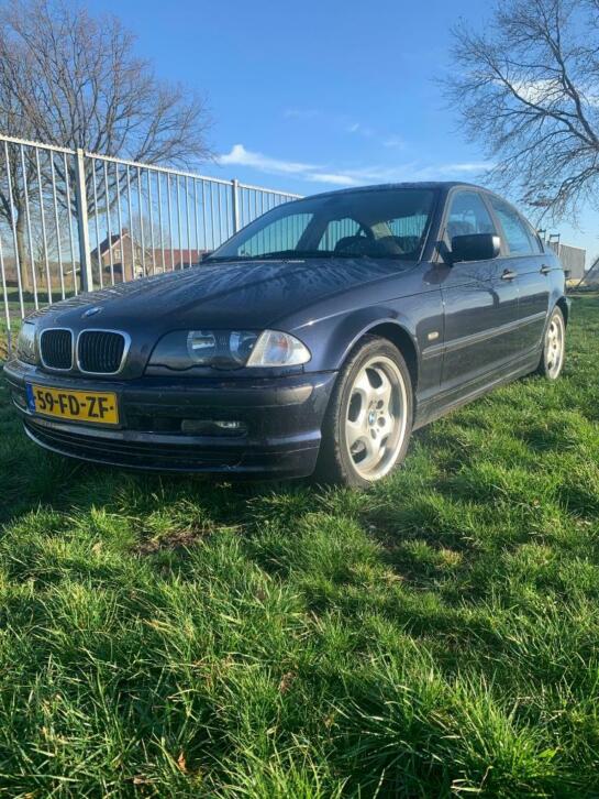 BMW 3-Serie 1.9 I 318 2000 Blauw