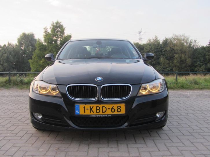 BMW 3-Serie 2.0 D 318 2009 Zwart
