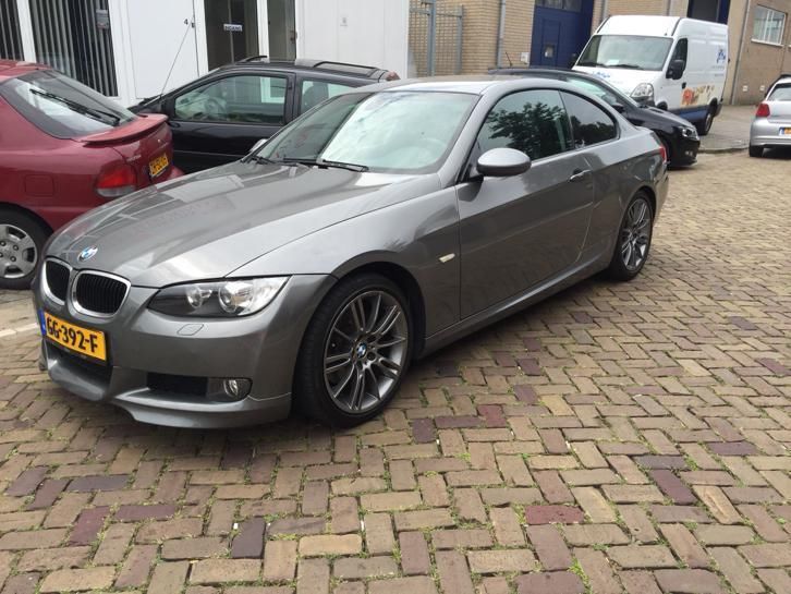 BMW 3-Serie 2.0 D 320 Coupe 2007 Grijs