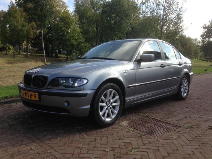 BMW 3-Serie 2.0 I 318 2003 Grijs