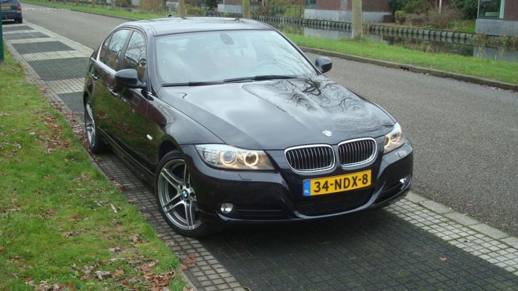 BMW 3-Serie 2.0 I 318 2010 Zwart