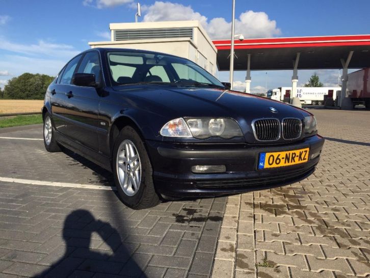 BMW 3-Serie 2.0 I 320 1998 Blauw
