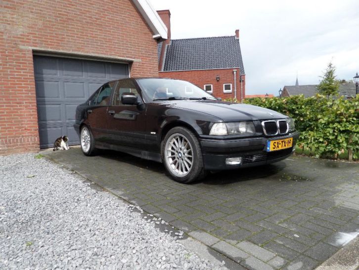 BMW 3-Serie 2.0 I 320 1998 Zwart