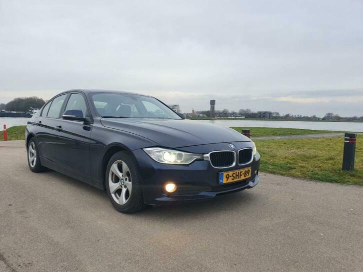 BMW 3-Serie 2.0D 320 EDE 220PK Aut8(f30) 2013 Blauw