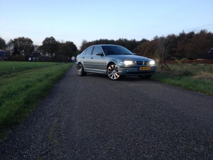 BMW 3-Serie 2.2 l executive 320i 2002