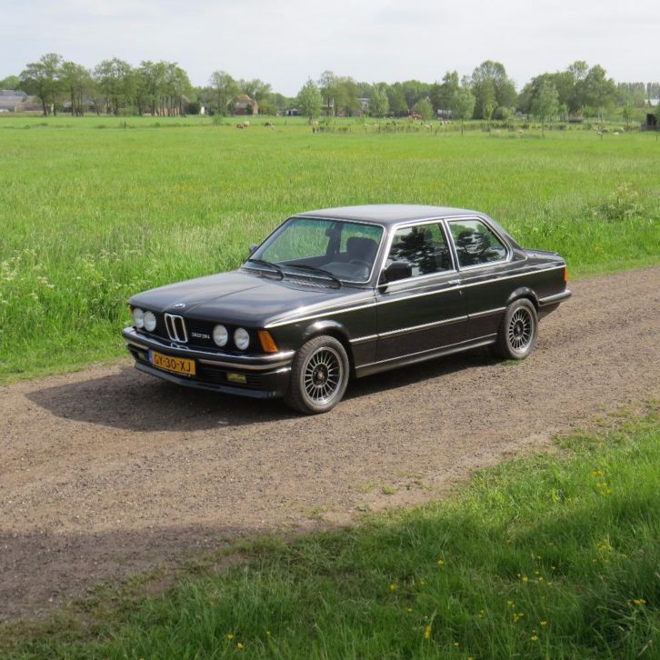 BMW 3-Serie 2.3 I 323 1981 Zwart e21 zeer nette auto