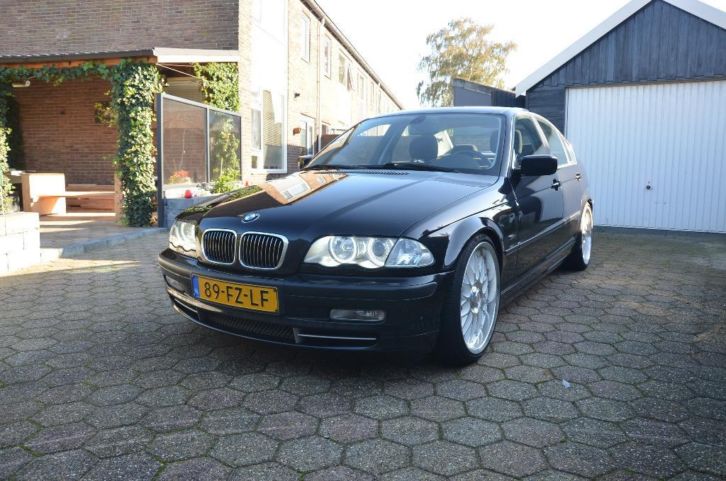 BMW 3-Serie 3.0 I 330 2000 Zwart