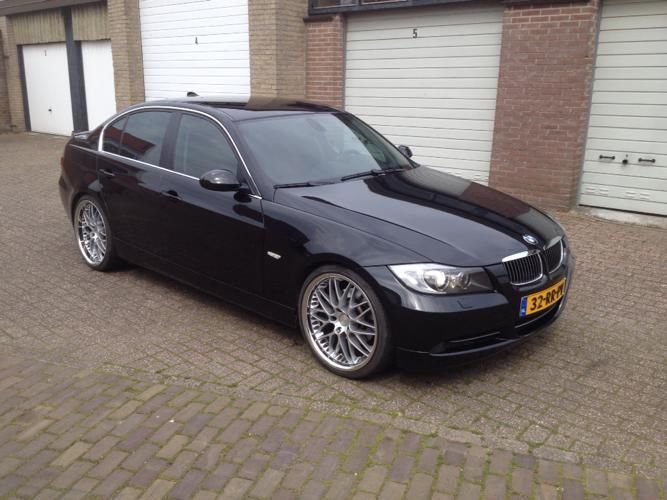 BMW 3-Serie 3.0 I 330 2005 Zwart