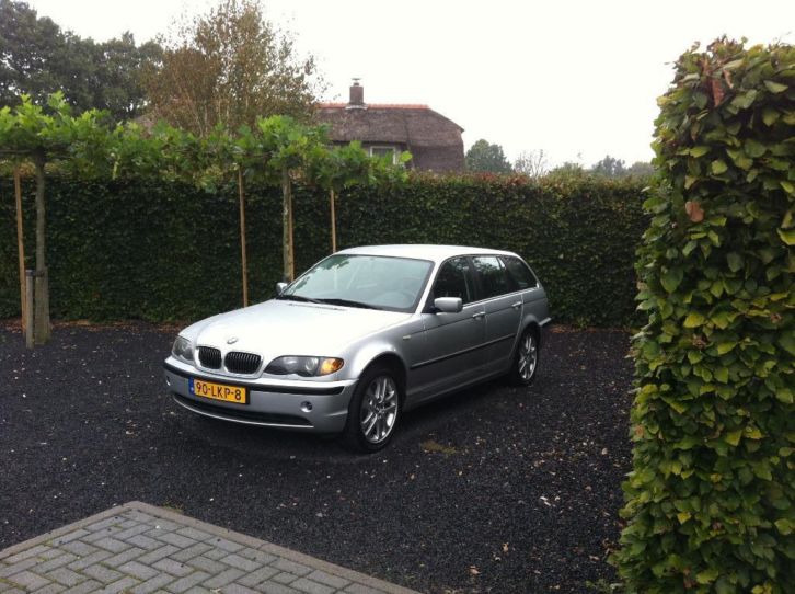 BMW 3-Serie 3.0 XI 330 Touring 2001 Grijs