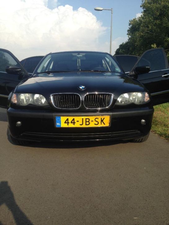 BMW 3-Serie 318i 2002 Zwart 2e EIGENAAR