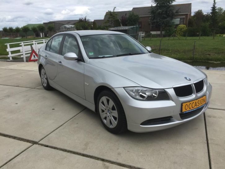 BMW 3-Serie 318i Special Edition 70331 km automaat
