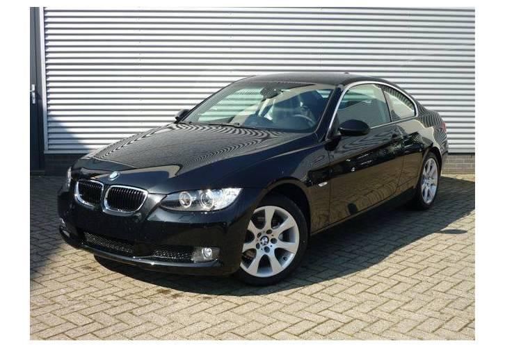 BMW 3-SERIE 320i Coupe