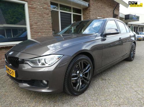 BMW 3-serie 320i High Executive Automaat  leder  Navi