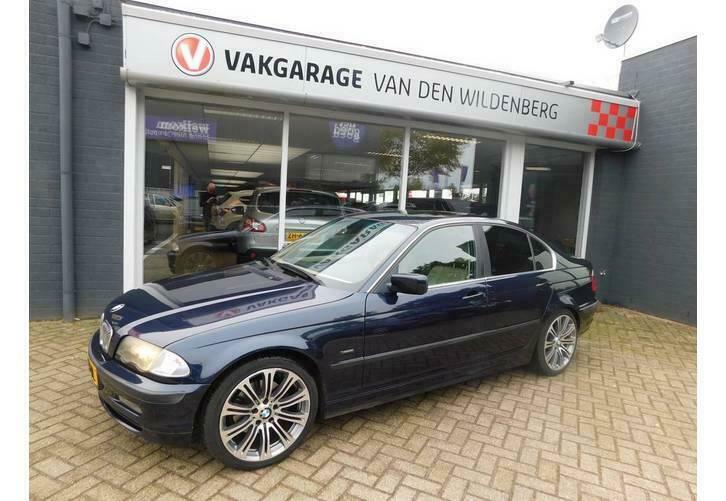 BMW 3-SERIE 325i Executive AUTOMAAT