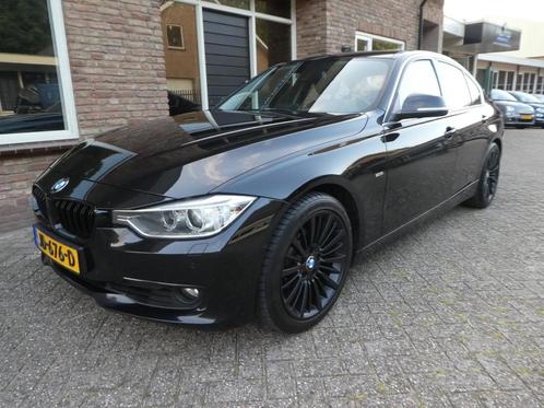 BMW 3-serie 328i High Executive Automaat  Leder  Navi  He