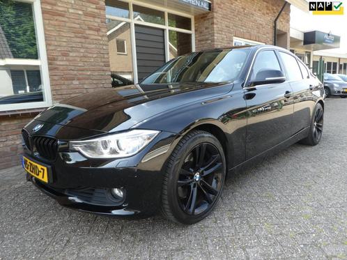 BMW 3-serie 328i Upgrade Edition Automaat  Leder  Navi