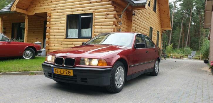 BMW 3-Serie (e90) 1.8 I 318 U9 nieuwstaat 2e eigenaar nap.