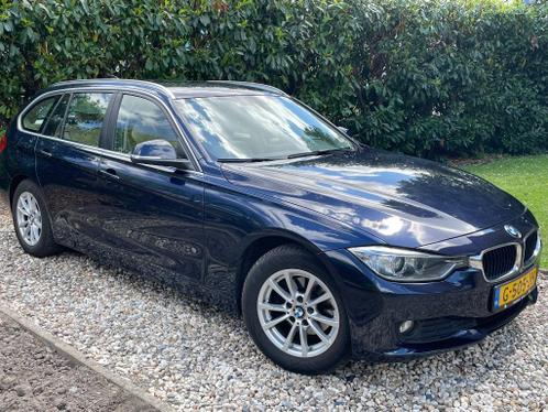 BMW 3-Serie (e90) 2.0 318D Touring 2014 Blauw