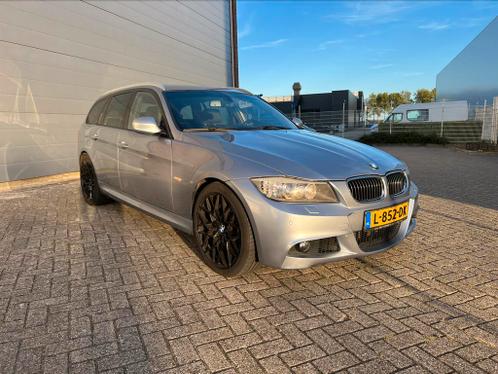 BMW 3-Serie (e90) 3.0 XI 335 Touring AUT 2011 Blauw