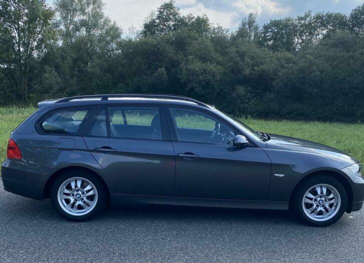 BMW 3-Serie Touring 318i